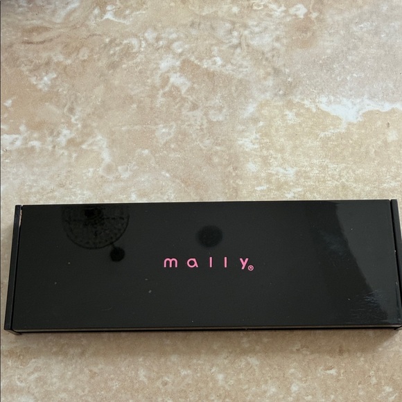 Mally Beauty Shimmer Shape Glow Palette - Picture 2 of 6